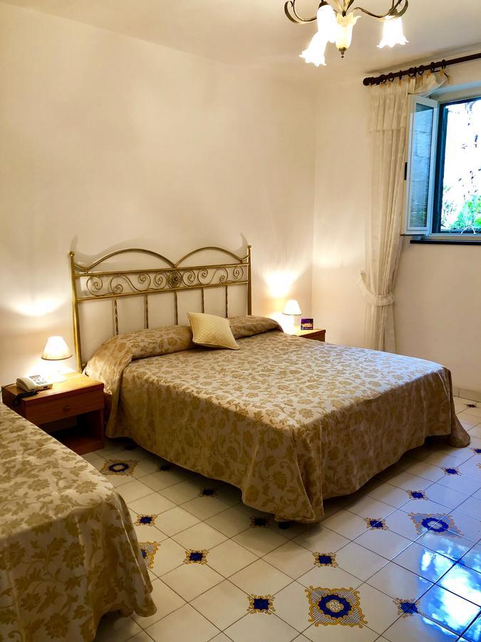 Hotel Alfonso A Mare Praiano Zimmer foto
